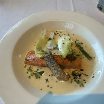 Ellerbe Fine Foods signature dishes  Menu changes seasonally; expect dishes like Gulf Shrimp and Grits, seasonal vegetable preparations, fresh fish entrees, and house-made desserts.